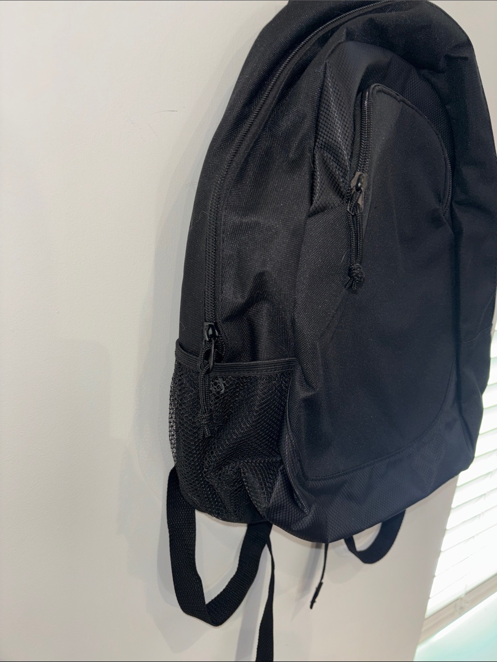 Backpack - Picture 4 of 7